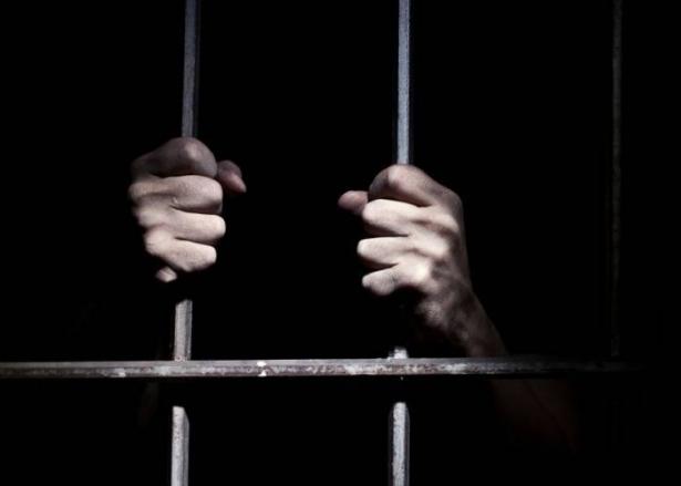 اعتقال فلسطيني بعد العثور على صاروخين جُهّزا لاطلاقهما في مسيرة الأعلام