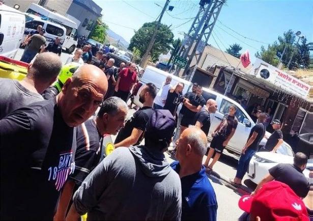مجد الكروم| وقفة احتجاجية تنتهي بإغلاق شارع 85 احتجاجًا على جريمة القتل المزدوجة التي حدثت في نحف
