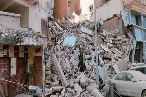 صورة لانهيار العقار في الاسكندريّة-مصر 