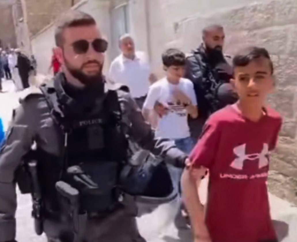 سجن الأطفال الفلسطينيين ما دون 14عامًا 
