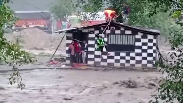 وسط فيضانات الهند التي خلفت 44 قتيلا : 