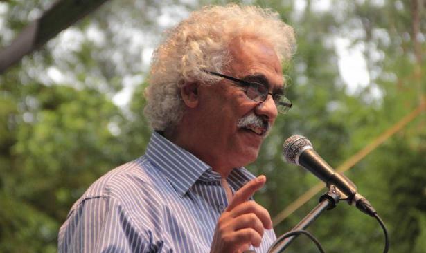 رحيل الشاعر الفلسطيني زكريا محمد عن عمر ناهز الـ73 عاماً
