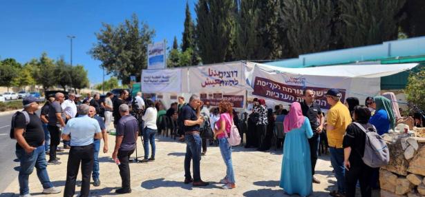 خيمة اعتصام للسّلطات المحلية العربية في القدس احتجاجًا على تجميد الميزانيّات وانتشار الجريمة