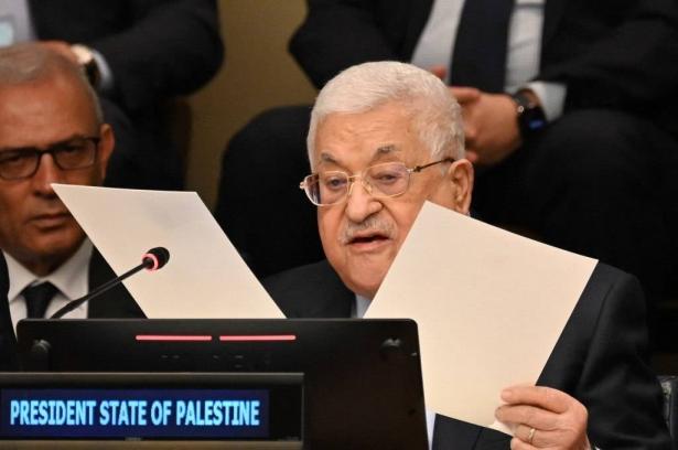 الرئيس الفلسطيني محمود عباس | 