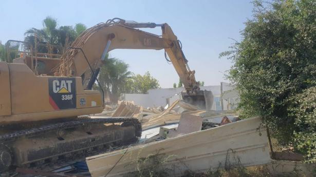 رهط: الشّرطة الإسرائيليّة تجبر عائلة أبوغانم بهدم منزلها