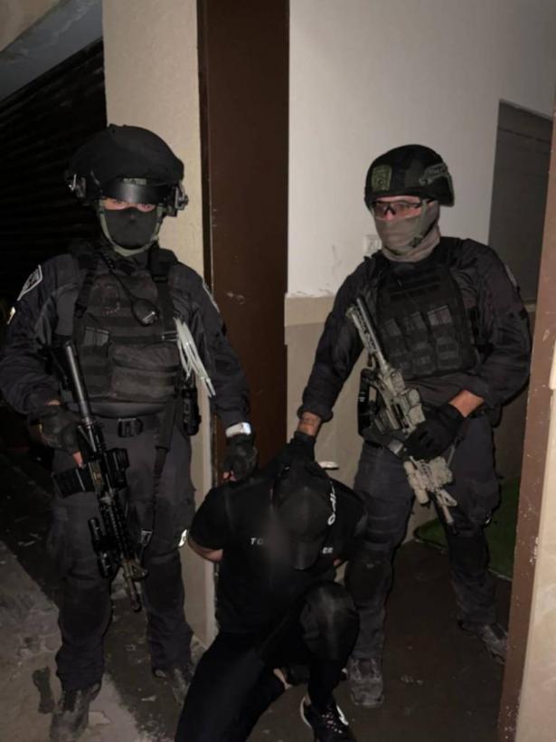 الشّرطة تعتقل خليّة مسلّحة في النّاصرة بشبهة تنفيذ عمليّات إطلاق نار وتهديد