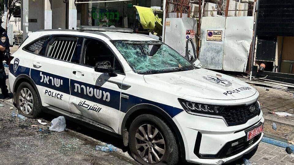 بعد مواجهات تل أبيب: الشرطة تنقل 52 إريتريا للاعتقال الإداري
