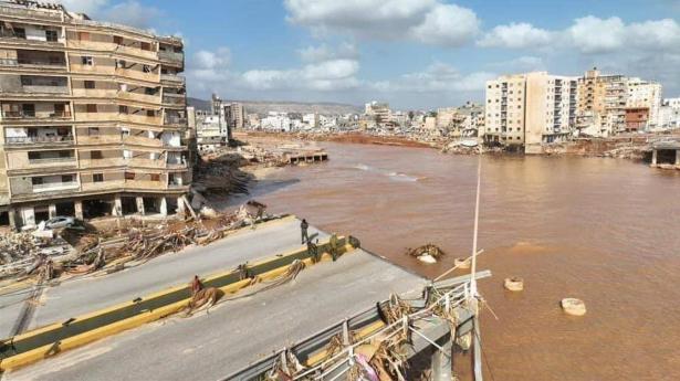الحكومة الليبية تؤكّد أن عددًا كبيرًا من جثث الفيضانات جرفتها السيول إلى البحر