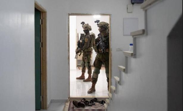 الجيش الإسرائيلي يقتحم بيتا وسط مواجهات وتفتيش عشرات المنازل