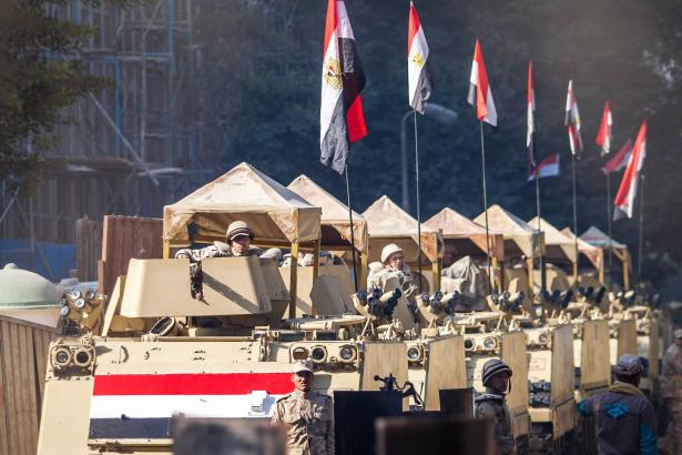 مقتل 7 عسكريين مصريين بانفجار في سيناء