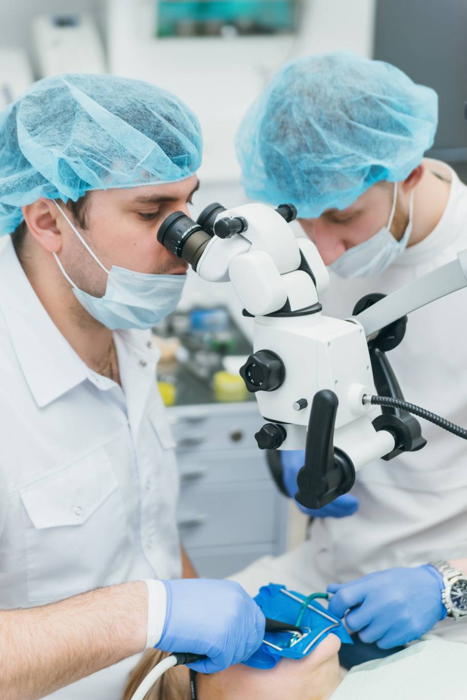 باحثون يطورون جهازًا يحذر من المخاطر المبكرة لتسوس الأسنان