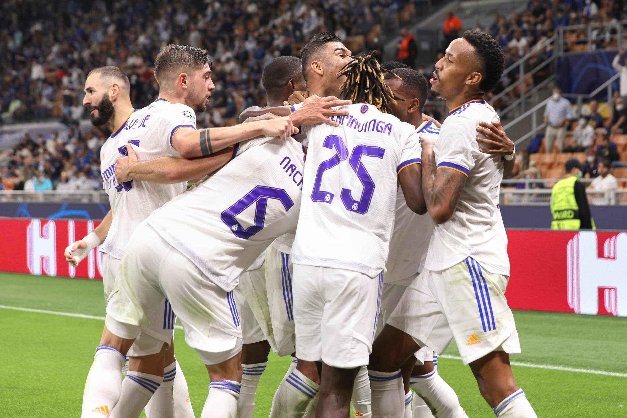 اعتقال ثلاثة لاعبين من ريال مدريد بتهمة مشاركة مقاطع فيديو جنسية مع قاصر 