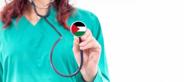 نقابة الأطباء الفلسطينيين تعلن عدم توجُّه الأطباء والمديرين إلى عملهم الثلاثاء