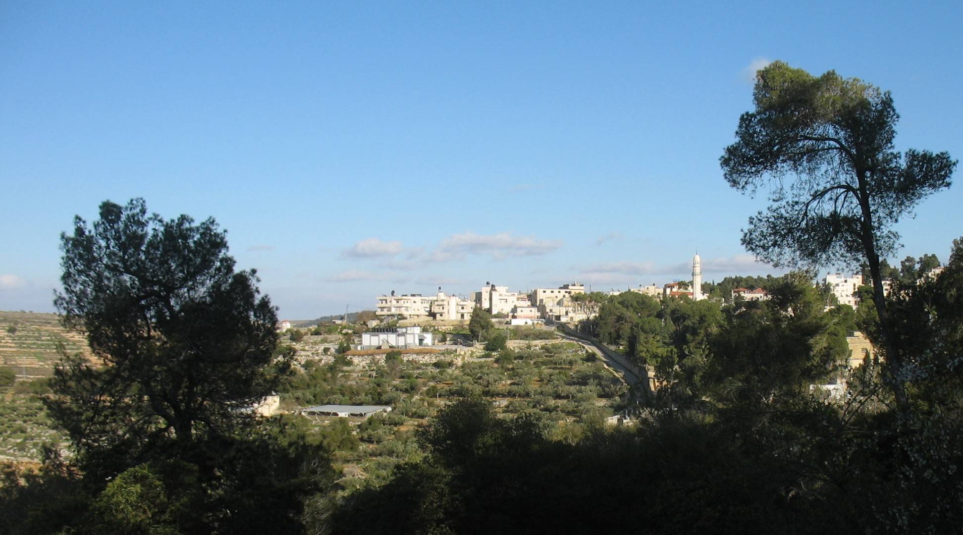 إسرائيل تستولي على 350 دونما شمال القدس وغرب رام الله