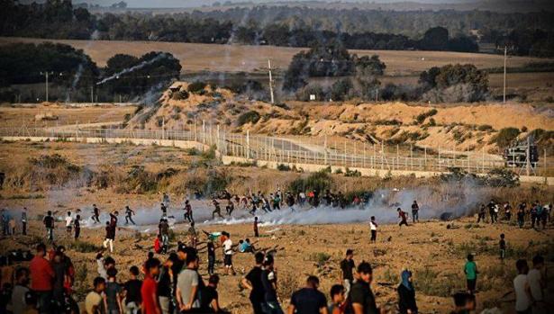 غزة: الجيش الإسرائيلي يقصف موقعًا للمقاومة ويصيبُ عددًا من المتظاهرين