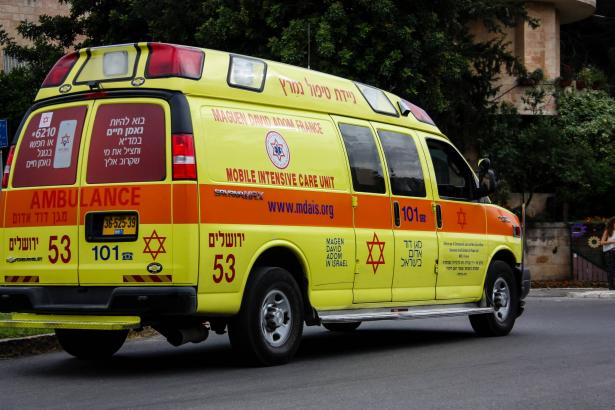 4 إصابات في حادث طرق قرب القدس