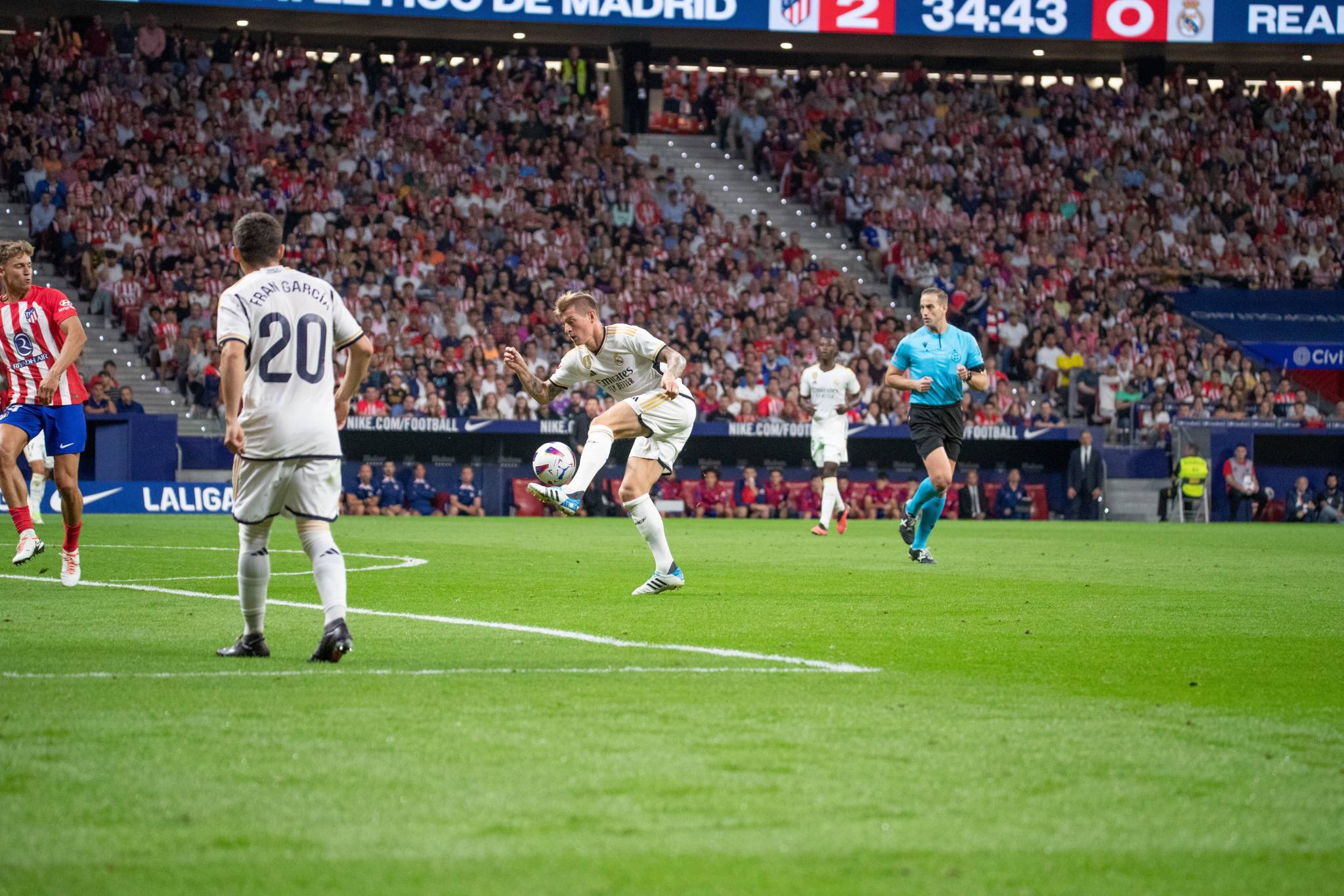 ريال مدريد في مواجهة قوية أمام نابولي بدوري أبطال أوروبا 