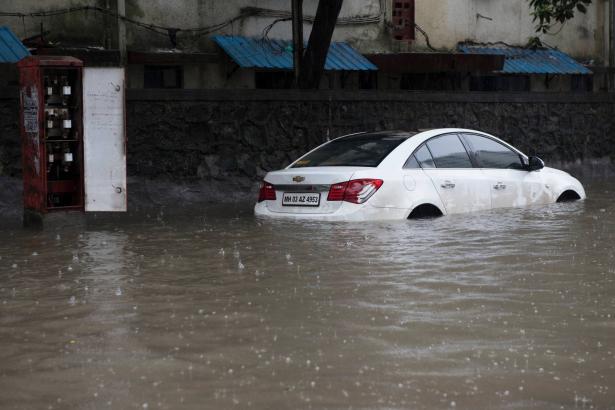 مياه فيضانات مثلجة تخلف 40 قتيلاً على الأقل في الهند