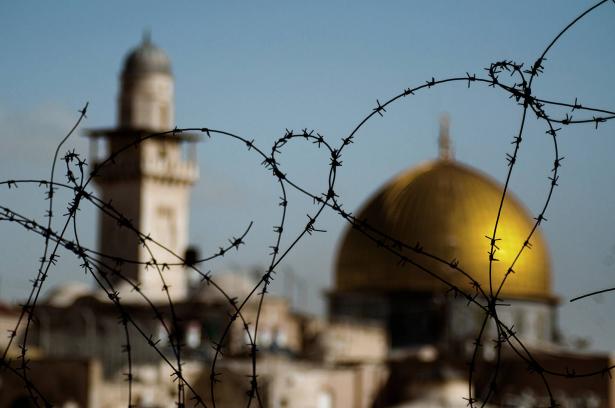 الأقصى، اقتحامات وإجراءات مشددة على المصلّين