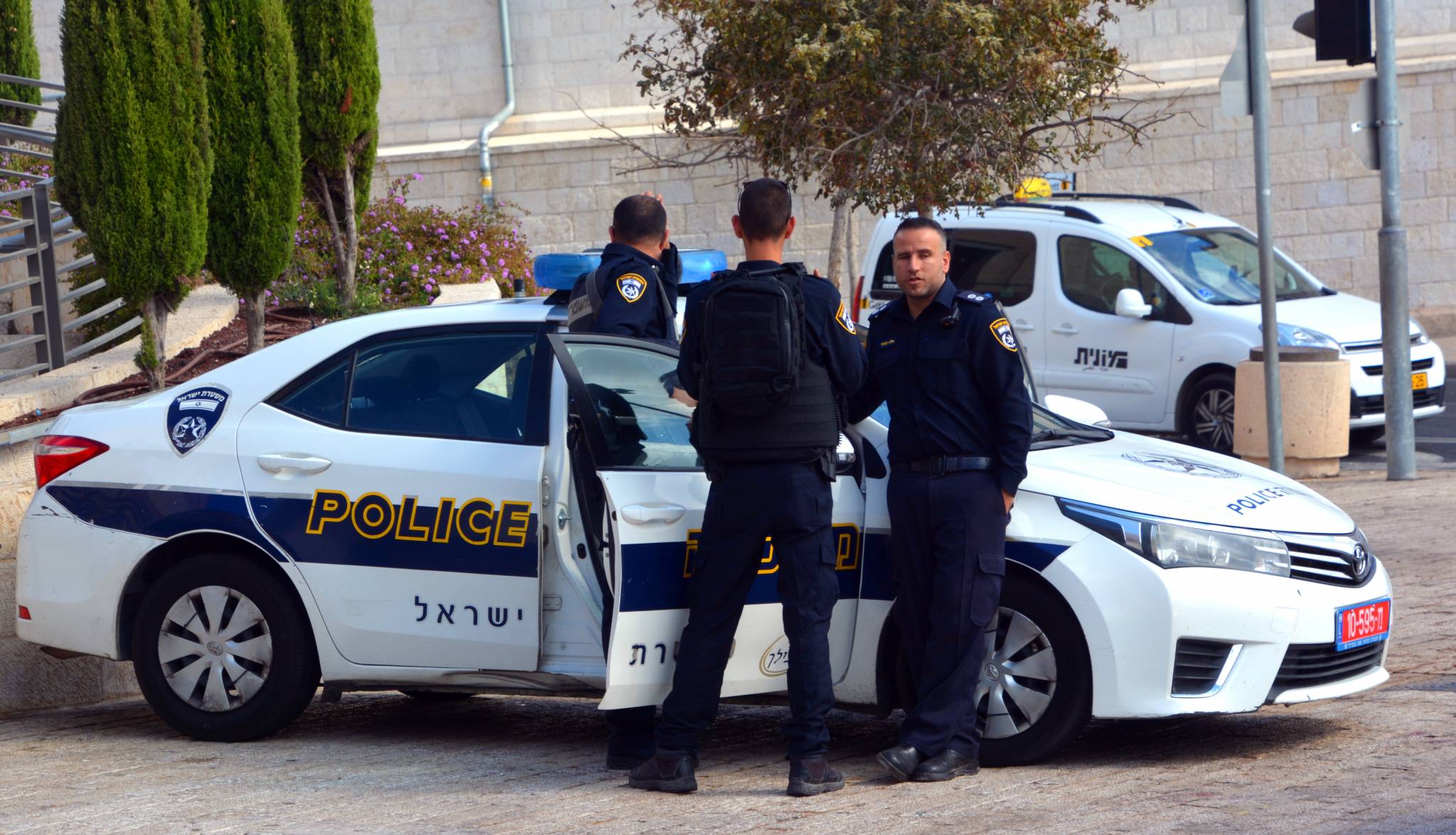 نادي الأسير: الجيش الإسرائيلي يعتقل 65 فلسطينيًا في الضفة الغربية