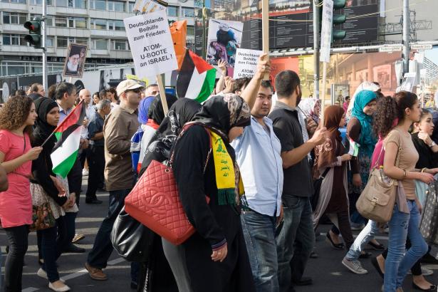 من أحد الوقفات الداعمة لفلسطين في ألمانيا 