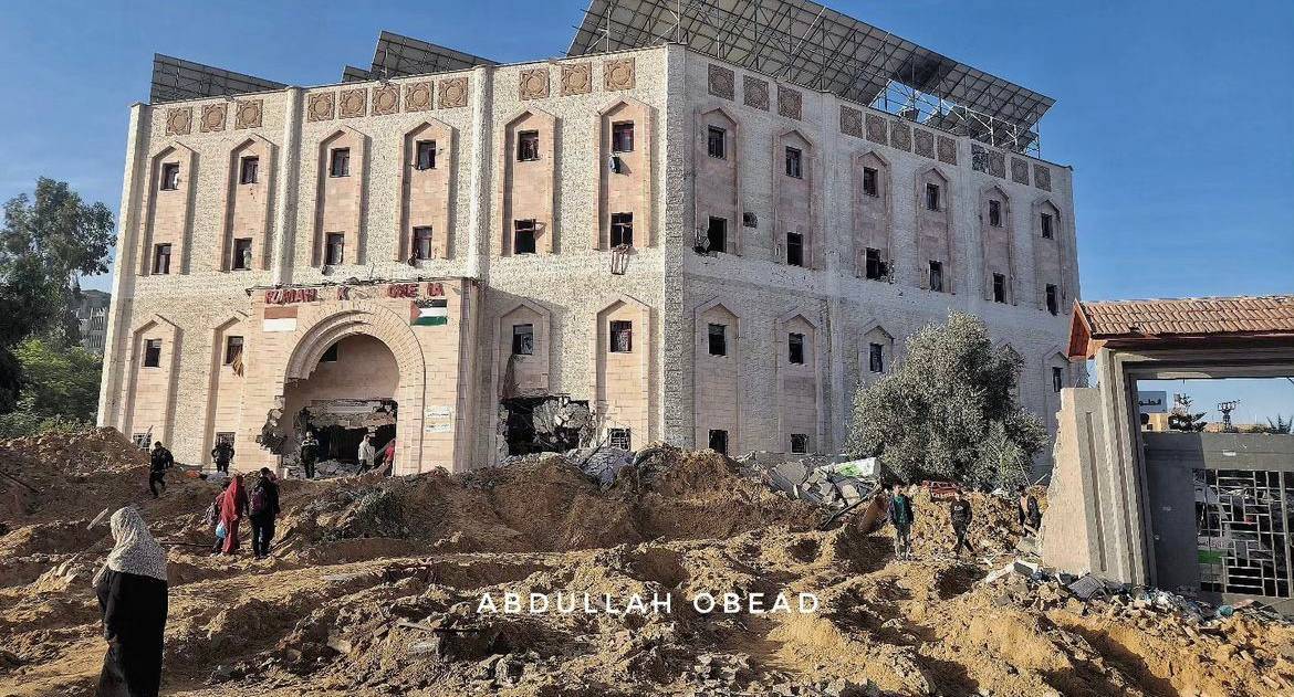 الجيش الإسرائيلي يعتقل العشرات  من الكوادر الطبية في القطاع بينهم أطباء ومسعفون 