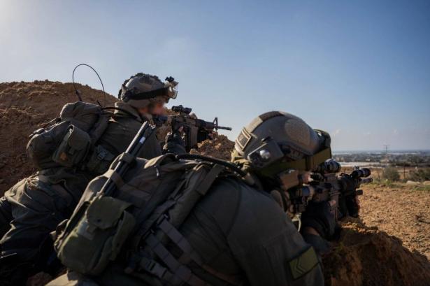 الجيش الإسرائيلي يعلن مقتل ضابط من لواء غفعاتي خلال معارك في غزة