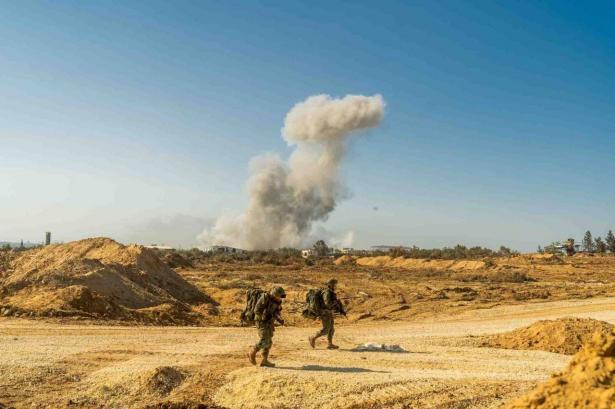 الجيش الإسرائيلي يعلن  مقتل 4 من جنوده في معارك جنوب غزة