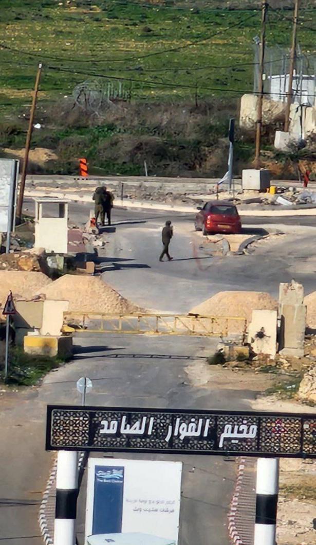 إصابة جندي إسرائيلي  بعملية دهس على مدخل مخيم الفوار جنوبي الخليل وتصفية المنفذ