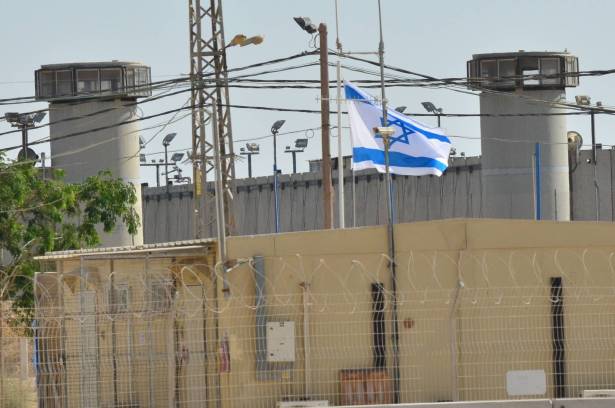  الجيش الإسرائيلي يعتقل 4936 فلسطينيًا بالضفة الغربية منذ السابع من أكتوبر 
 