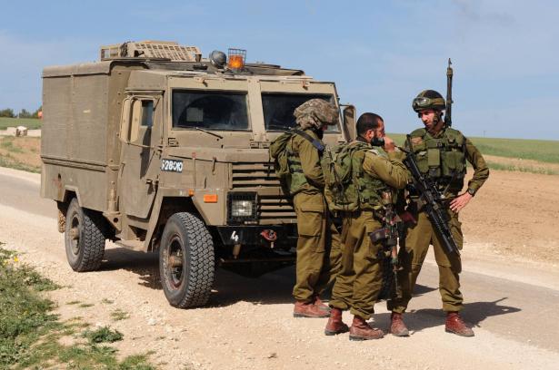 بعد عودته من قطاع غزة| جندي إسرائيلي يستيقظ من كابوس ويطلق النار على زملائه