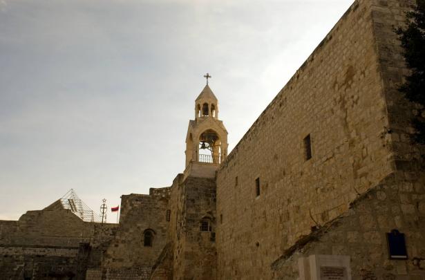 مجالس ولجان مسيحية تستنكر زيارة رؤساء الكنائس في القدس لهرتسوغ