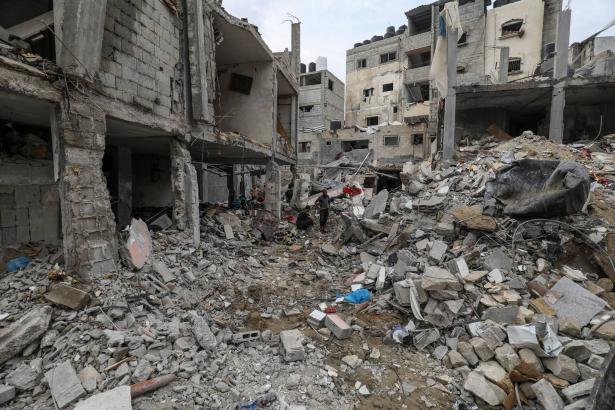 اليوم ال99 للحرب على غزة| قصف عنيف واشتباكات في وسط وجنوب القطاع