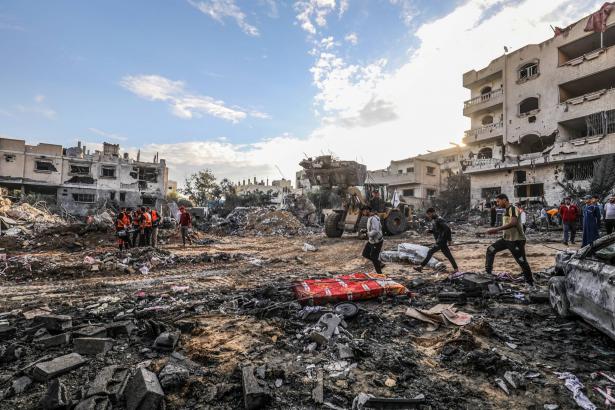 شهران على حرب غزة |اشتباكات ضارية في عدة محاور وارتفاع عدد الضحايا
