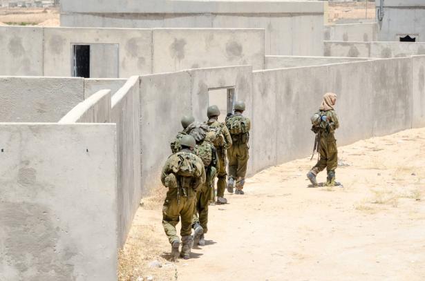 الجيش الإسرائيلي يعلن مقتل 8 عسكريين بمعارك شمالي قطاع غزة