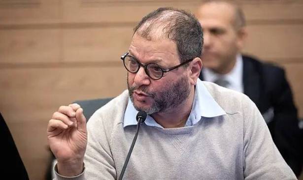 لائحة اتهام ضد عوفير كسيف من الجبهة بتهمة الاعتداء على شرطي