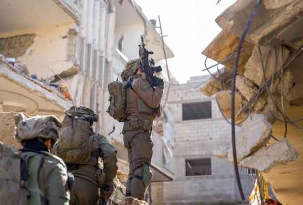 الجيش الإسرائيلي: مقتل جنديين وإصابة 3 بجروح خطيرة بالمعارك البرية في قطاع غزة