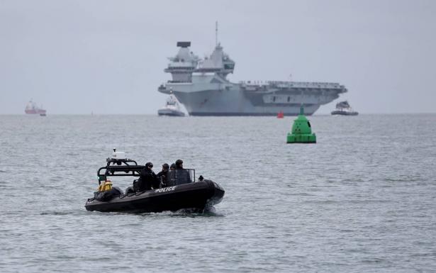 البحرية البريطانية: سفينة تبلغ عن هجوم بصاروخين قبالة سواحل اليمن