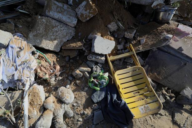 نادي الأسير الفلسطيني: انتشال جثامين 30 ضحية مكبلين شمالي غزة