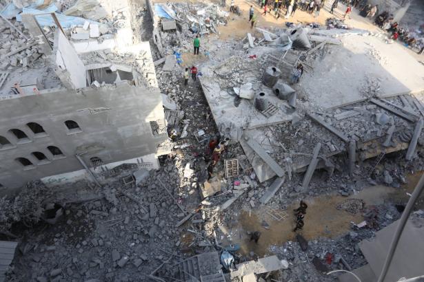 حرب غزة بيومها الـ126| الجيش يكثف غاراته على شمالي القطاع وسط معارك عنيفة