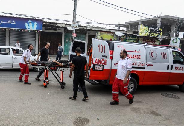 الهلال الأحمر: مؤشرات تنذر بكارثة إنسانية في مستشفى الأمل بخانيونس المحاصر منذ 14 يومًا على التوالي