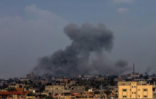 حرب غزة في يومها الـ110| استمرار القصف العنيف على خانيونس ودعوات لوقف الحرب