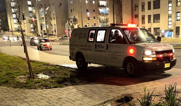 إصابة شخصين بجراح بين المتوسطة والطفيفة في جريمة إطلاق نار
