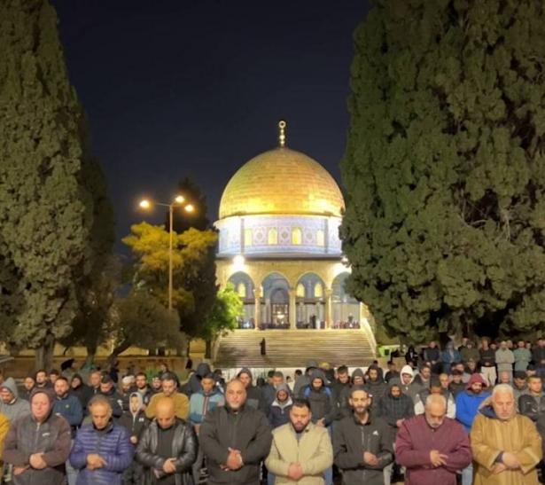 في أولى ليالي رمضان القوات الإسرائيلية تمنع  الفلسطينيين من دخول المسجد الأقصى