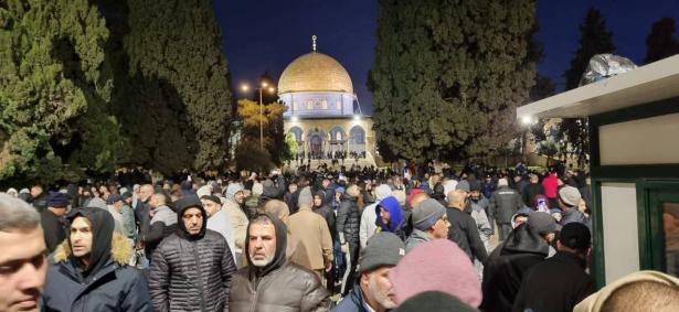 بجمعة رمضان الثانية.. إسرائيل تقيّد بشدة دخول فلسطيني الضفة للقدس