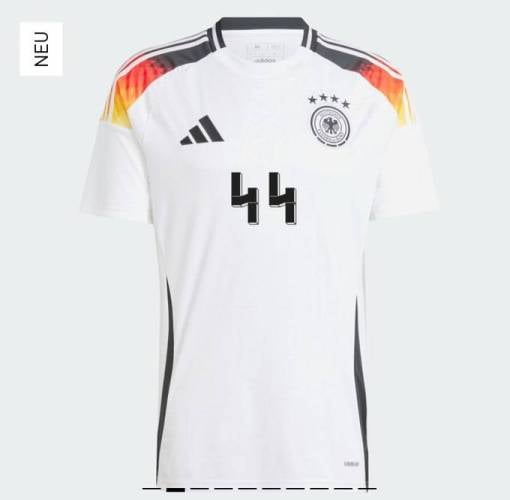 منتخب ألمانيا يغير تصميم رقم 4|  بسبب  تشابه رقم 