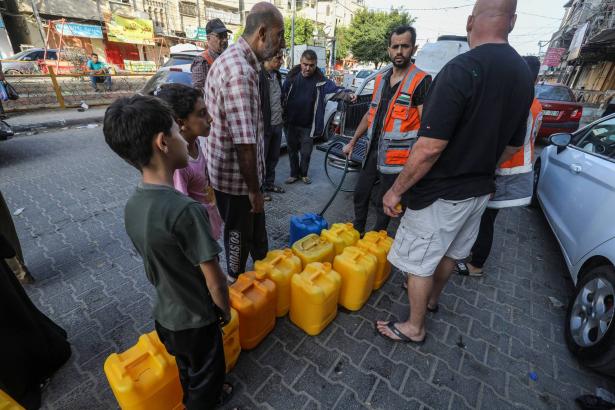 نتيجةً للحرب.. تراجعت حصة سكان غزة من المياه بـ97%