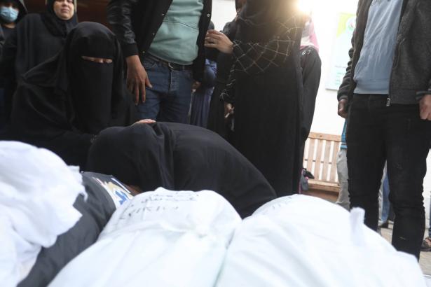 وفاة 3 مرضى بمجمع الشفاء في غزة