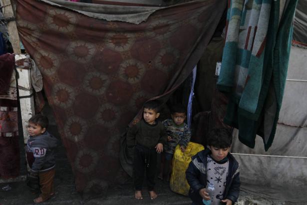 الأونروا: طفلًا من كل 3 أطفال دون السنتين يعاني من سوء التغذية في شمال غزة