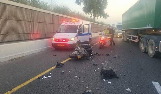 حادث طرق يصيب شاب على طريق سريع بمنطقة حيفا